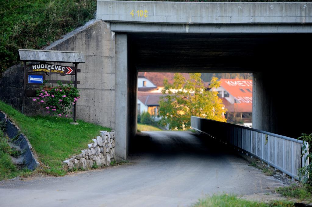 Ekoturizem Hudicevec Hotel Postojna Exterior foto
